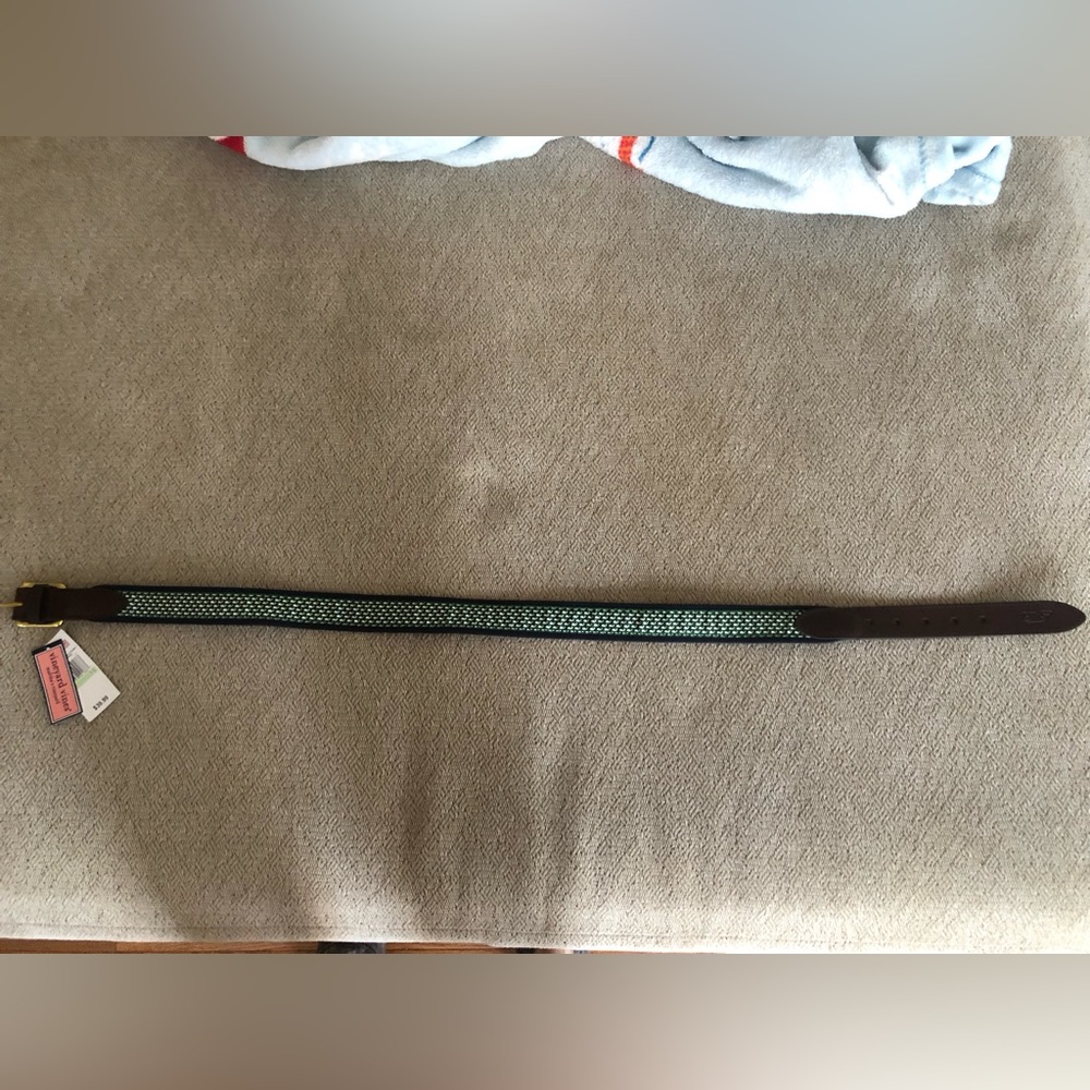 New Vineyard Vines size 34 micro whale canvas club belt (Charleston green)